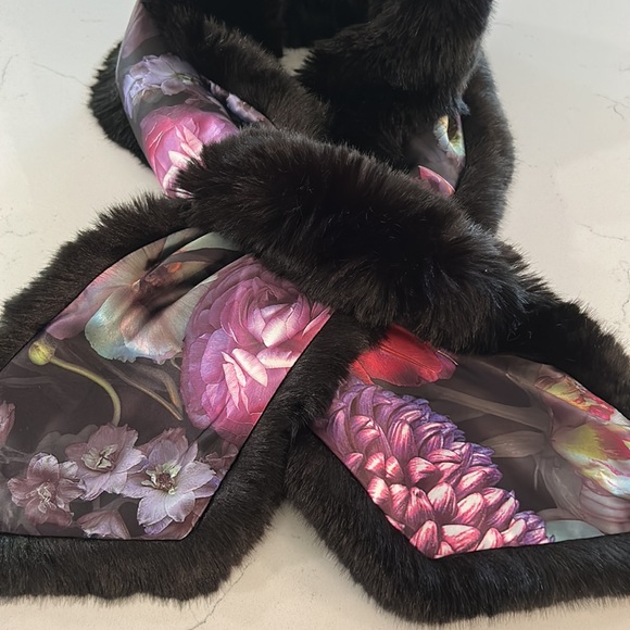 Ted Baker reversible black faux fur scarf NWOT - Picture 6 of 15